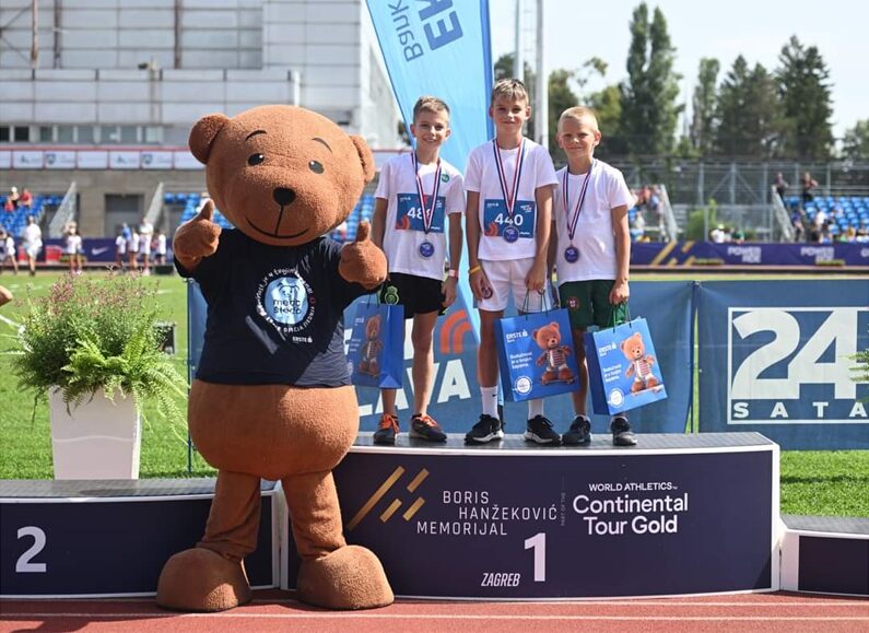U disciplini trčanje na 60m učenik Radimir Viher, učenik 3. razreda, plasirao se na 3. mjesto.